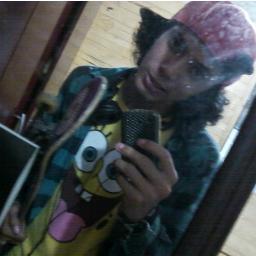 Eu sou de porto alegre, sou gremista ,capricorniano,adoro musica e skatista !!! ♥...♥