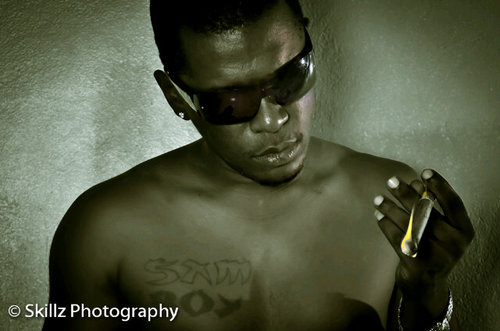 Rapper/Dancehall Artist/Engineer/Everyting that has to do with music #TeamSxm #TeamFollowBack #TeamBlackberry and #TeamIphone #TeamVirgo