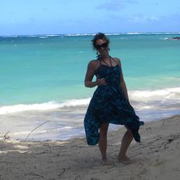 amberbumpus's profile picture. Hello & Aloha! I'm a graphic designer who honey-moved to Hawaii with my husband. We had fun, a baby, & are back on the mainland. Follow me also @mommaroni14