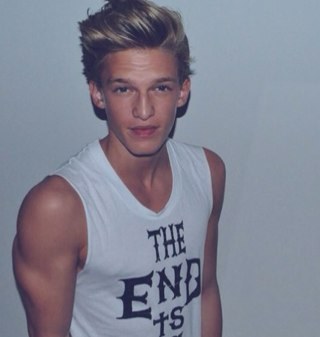 Saw Cody on 01.02.13 and met Cody and Ali on 06.03.13 ♡♡♡♡♡