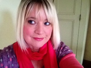 llelligriffith's profile picture. Female, fair, fat and in my forties.  The proud owner of a gallstone.