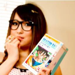 Fan de la cultura oriental, películas extranjeras de Corea o China, supeeer buena onda y además inteligente, me encanta combinar el anime con lo geek FIN.