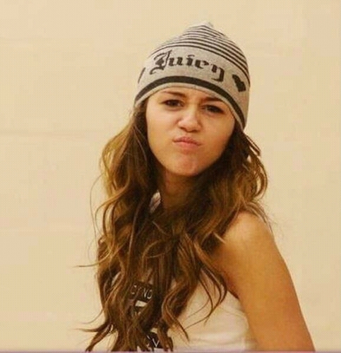 Si soy Belieber, es MI problema. Si amo a Justin, es MI problema. Si soy feliz así, es MI problema. Si no te parece bien, es TU problema//Lovatic♥Smiler♥