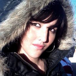 alanadesachy's profile picture. Cansada de descubrir las vergüenzas del mundo, he tomado la inteligente resolución de volverme loca.