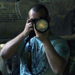 I like stuff... cars, muay thai, photography, surfing, drum & bass, and I'm a bit of a geek at times :P