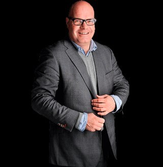 Neerlandicus; Afdelingsmanager ROC A12; Het Perron Veenendaal: Zorg, Welzijn, Handel, Logistiek & Techniek; HC QZ hockey en NEC Nijmegen; getrouwd; 4 kinderen.