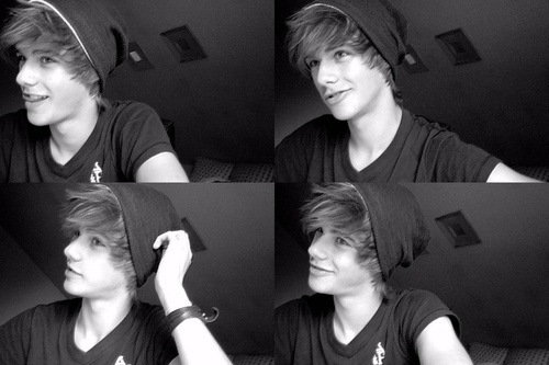 Im Elliot, I uhm am shy so if you like me.. take it easy and im a new wolf boy so I dont control myself. «Multi Roleplay» «Bisexual»
