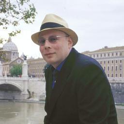 Writer, Editor, Designer, Teacher, Gooner (as in Arsenal fan, not that other thing).