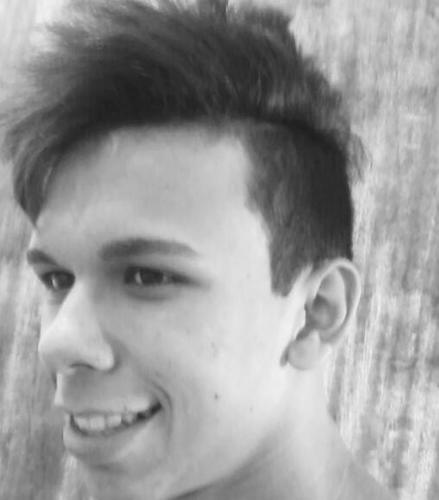 ''Sim eu luto,alcanço e conquisto ...pode ter certeza disso'' Apenas um mlk ... Que sempre esta feliz .. #OusadiaeAlegria