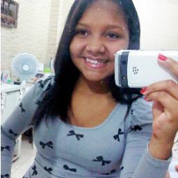 Me encante nos mínimos detalhes, saiba me fazer sorrir, aquele sorriso malicioso e gostoso, inocente e carente.