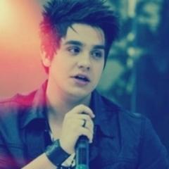 Mais uma fã louca que ama um gurizinho chamado @luansantana 
Dona: @gleice_mn