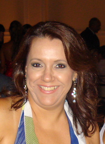 anacrocha64's profile picture. Jornalista, goianiense bairrista, apaixonada pela família, guiada pela música, louca por uma praia.