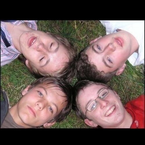 He guys were the rogue! This is our official twitter accout so tweet us, follow us and tell your friends about us! Xoxo