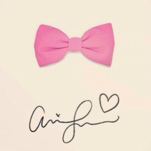 I ❥♪ @arianagrande! She's the only girl with a big heart. She doesn't hate but she plants love! ARIANA GRANDE I wish you'll follow me someday :')