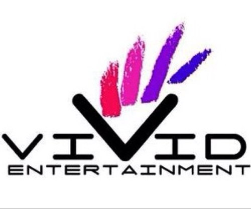 Bringing a premium nightlife experience we host the most sophisticated venues, DJ's, bartenders, art, fashion & energetic crowds.