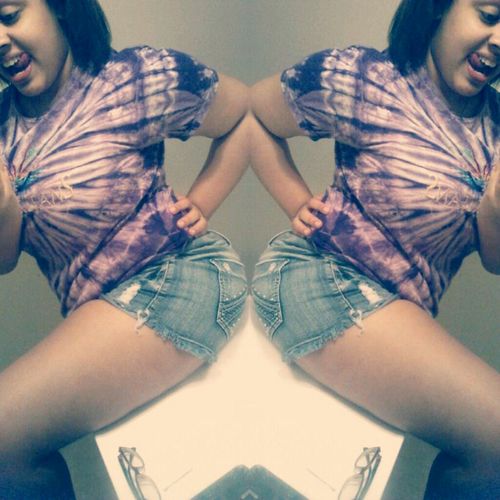 Fukk bitches & gt money .. Follow me & ill follow bakk (;