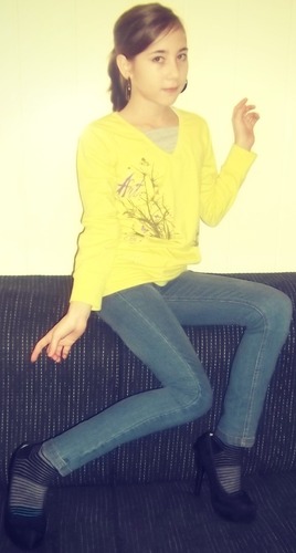 Hi,I'm 1/4 Leng,if you follow thanks.I am girl from Croatia.I love singing and dancing.I love 1D,Justin Bieber and Little Mix :))