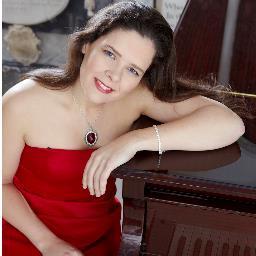 I am a British concert pianist and Artistic Director of the international festival and summer school PIANO WEEK