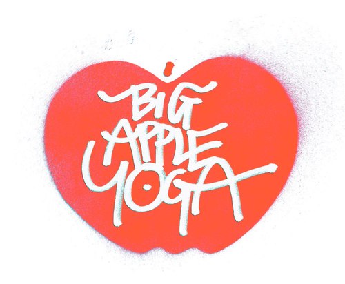 Studio de #Yoga parisien Made in #NewYork,
Yoga pour tous 7/7. 
Cours de #ashtanga, #anusara, #vinyassa,  #jivamukti, débutant, yoga prénatal et postnatal...