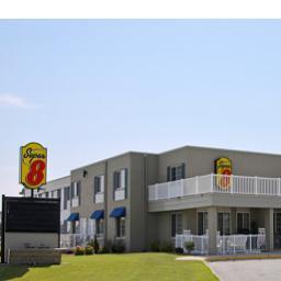 Hotel located in Manitowowc, WI on the shores of beautiful Lake Michigan.  Your Super Destination awaits in Manitowoc.