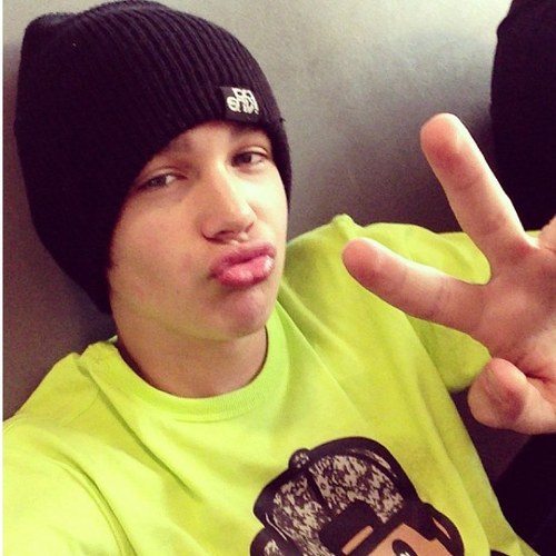 Mrs.Mahone ♥ 13. I love Austin Mahone. We (Mahomies) gonna be F A M I L Y forever(:
