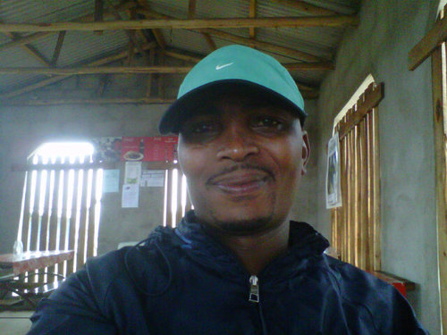 Realcodesa's profile picture. 