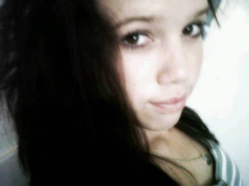 I'm just a girl who loves to love music! 3