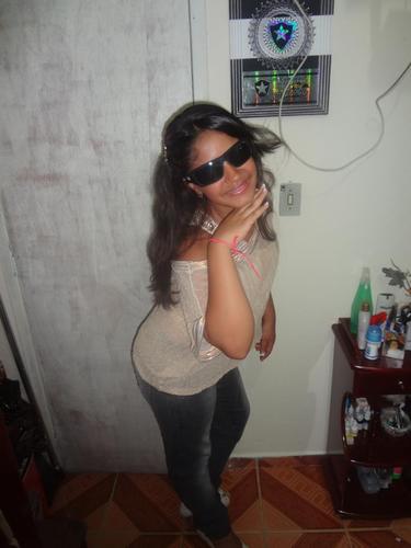 claudiavitoriam's profile picture. 