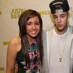 21ST FEBRUARY I MET JUSTIN.
justin bieber
one direction
ariana grande
janoskians
cody simpson
∞