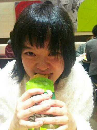 glitter_poembot's profile picture. ゆみーるさんのおやすみ前ポエムBotです みんなのことを釣っちゃうぞ☆  フォロバは手動です 追加してほしい名言もお知らせください