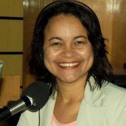 Olá!
Sou Ana: Moranguinho/Claudia. Locutora, Mestre de cerimônias, Marketista, Apresentadora, Feliz, Amada e amante da família,amigos e da vida.