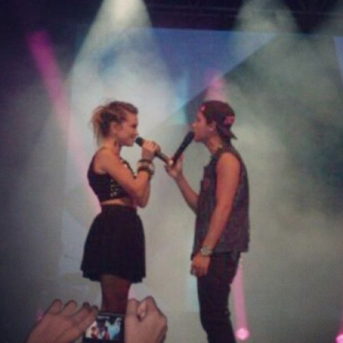 @Lua_Blanco e @AguiArthur São Meus Amores Amo Vooc D+ Nunca Vou Esquecer Voocs
Since:20/03/13