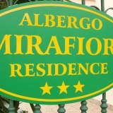 Moderna residenza dotata di tutti i conforts, situata al limite del centro cittadino. Dispone di comode camere con bagno, TV color, aria condizionata, terrazzi