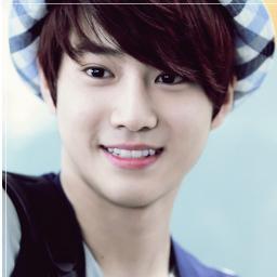 สวัสดีคร๊าฟฟ ผม ซูโฮแห่ง exo-k ^^* เป็นกันเอง มะหยิง ฟอลมาดูสิฮะ ฟอลกลับบอททุกคนนะฮะ '