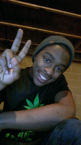 let the music move u feel the beat in ur heart and the rhythm in ur vain and let it flow #teamBBOY #teamARTIST #teamCOLLEGEBOY #Pisces #TGOD #420 #LiveMyLife