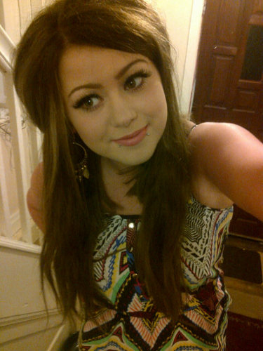 I'm 20, From Liverpool, single, love my friends & family. I'm a bit of a nugget, but hey ho!.. :3