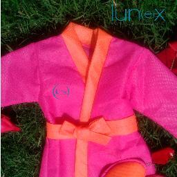 Lunex SAS, es una compañía comercial dedicada a la fabricación y comercialización de ropa desechable de bioseguridad, material pop ecológico y confección.