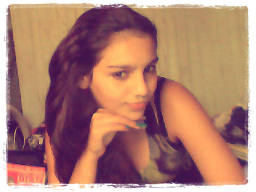 A bru é como irma pra mim *o*maioria das minhas melhores risadas foram dadas com ela.EU TE AMO MUITO MELHOR AMIGA s2 @kiwiage__ aqui *--*