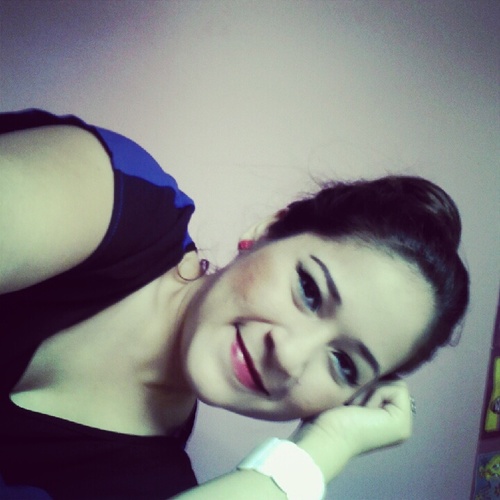 Acaso  sere Famoosa paara poner mi biografiiaa??? 
:3333