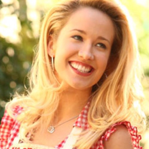 Hello there! I'm Lucy Littleton, and I'm from Georgia! I love to cook, and I love my hometown!