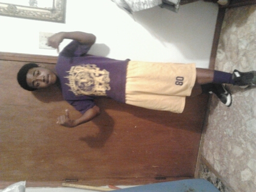 I love playing sports, im 4'9 nd i love females