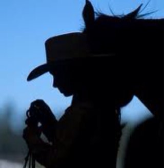 b_debby94's profile picture. 