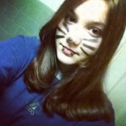 I'm a teen. All I want to be is a star, and I'll do anything to get there. #IFollowBack I wanna be someone you remember every day. Is that too much to ask? x)