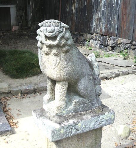 奈良県内の「商店街振興組合」で作られた連合会です。商店街の活性化や、まちづくりに関する情報をつぶやいていきます。

ヘッダーは、昨年の「きたまちマルシェ」（花芝・東向北）です。
アイコン写真は、奈良市にある鎮宅霊符神社の狛犬です。