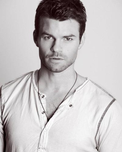 Jailed account for @VDObsession ship Klaroline, love Elijah, and Joseph Morgan is the sexiest man alive team follow back
