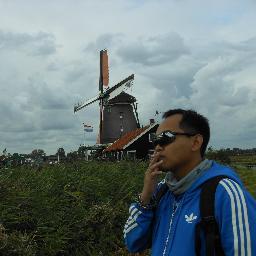 Dreamer, True Music Lover, and Football Fan, currently studying in HS Aalen, Germany. True story!