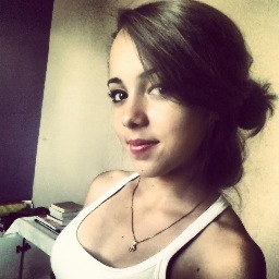 14 aninhos , ginasta , baixinha .
O ideal e ser feliz e nao perfeito (:
