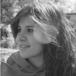 Estudiante de farmacia en la UCM / Jugadora de voleibol en el CVM
