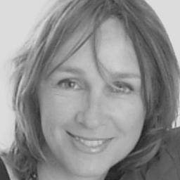 Budding mumpreneur, online marketing specialist, general organiser and busy mum of 3. Passionate about theatre, performing, community and house renovations