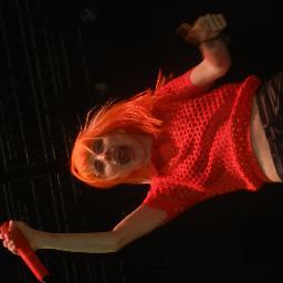 I'm proud of being a Parawhore and I love Paramore. :33